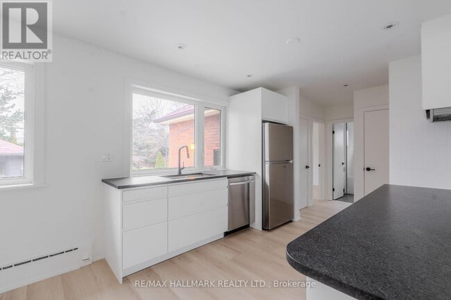 Photo du bâtiment - 44 Robertsfield Crescent