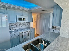 Building Photo - 10525 Gulf Shore Dr