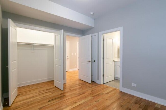 Foto del edificio - 3 bedroom in CHICAGO IL 60615