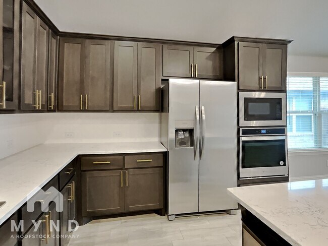 Foto del edificio - 552 Bradley Dr