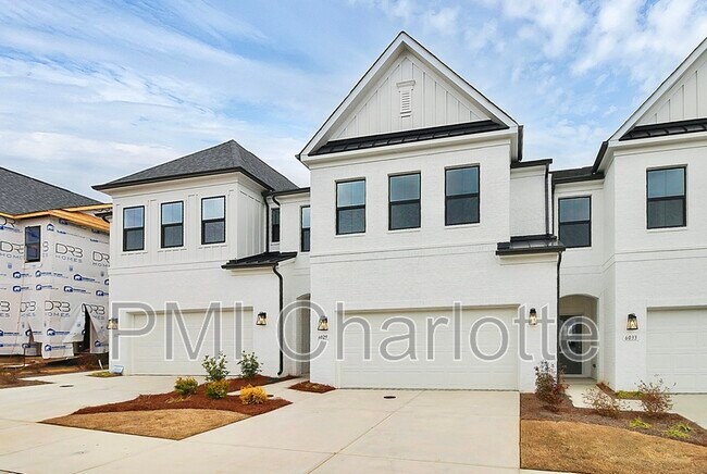 Foto del edificio - 6029 Mariemont Cir