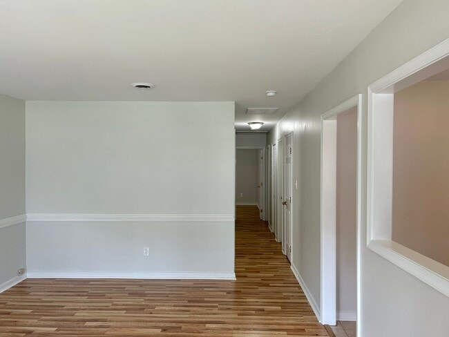 Building Photo - Charming 3 bedroom, 2.5 bath cottage within minutes to Shoppes at Willow Lawn, Carytown