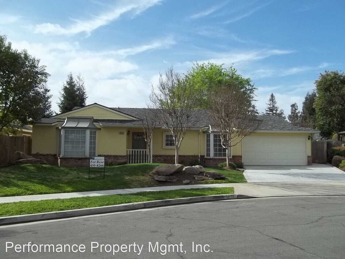 Primary Photo - 3 br, 2 bath House - 1475 W. Minarets Ave