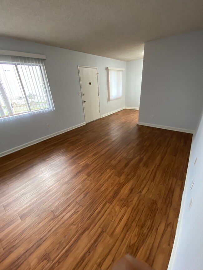 Foto del edificio - 26103 Belle Porte Ave