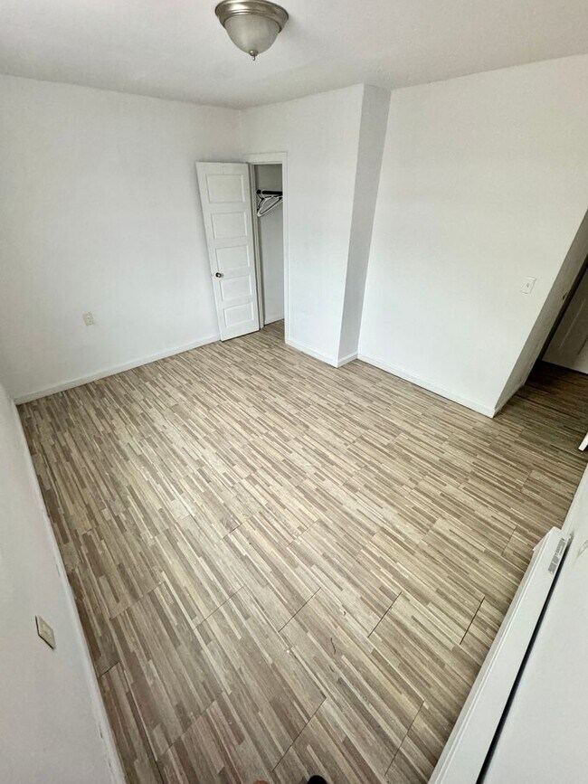 Foto del edificio - 910 W Cedar