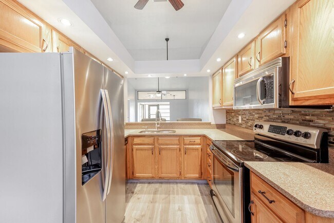 Building Photo - Remodeled Villa in Regent Park, North Naples