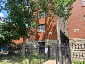 Building Photo - 2410 W Flournoy St