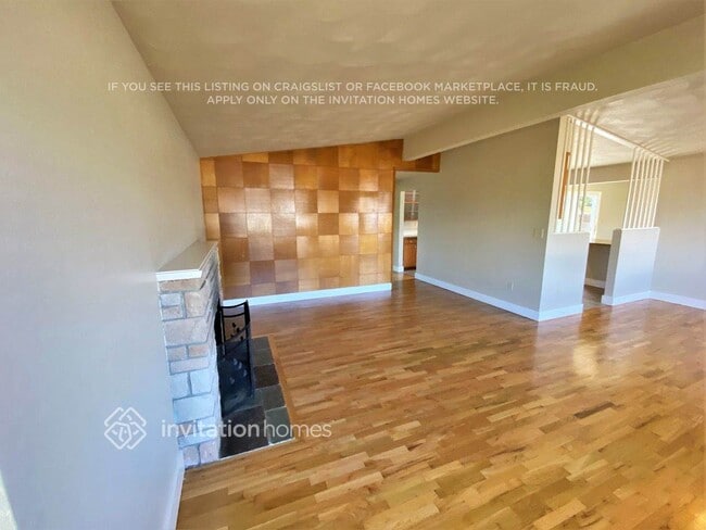 Building Photo - 1131 Lenore Dr