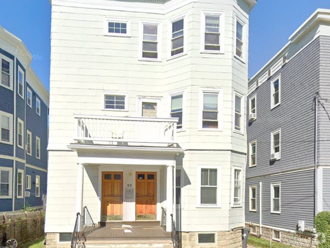 Building Photo - 23 Tufts St