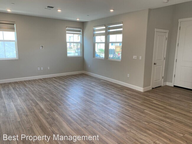 Building Photo - 3 br, 2.5 bath House - 254 E Lawson Ave