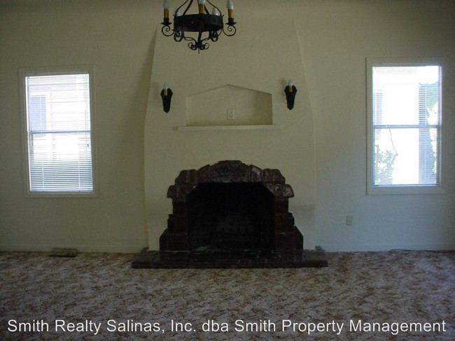 Building Photo - 315 W Alisal St