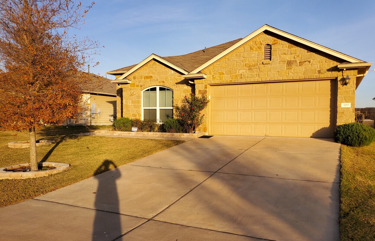 109 Scurlock Ct, Hutto, TX 78634 House Rental in Hutto, TX