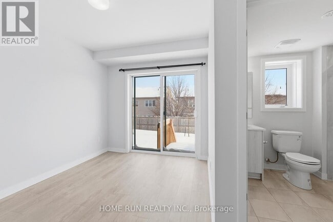 Building Photo - 752 Kinstead Private