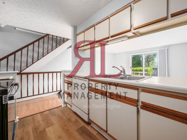 Foto del edificio - 6678 Manring Ct