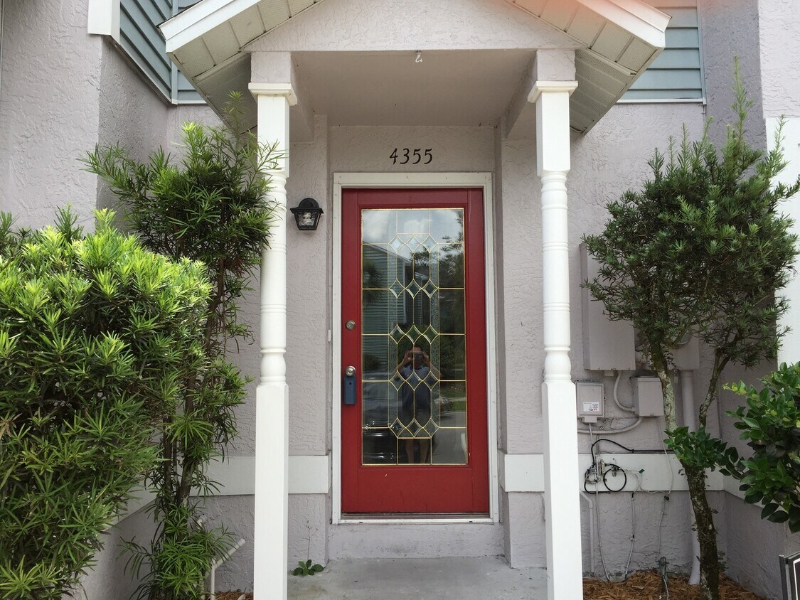 Foto principal - 4355 Brook Hollow Cir