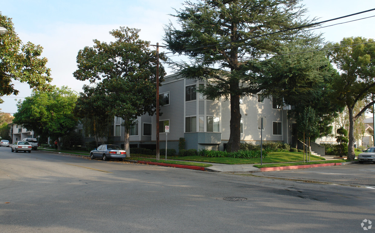 Building Photo - 1040 San Rafael Ave