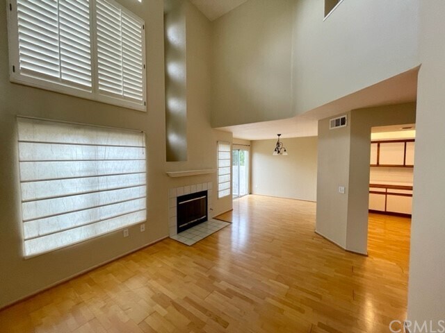 Building Photo - 1071 S Sundance Dr