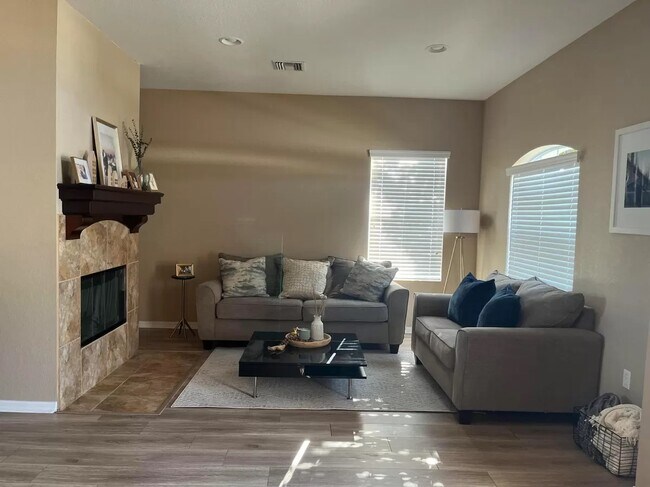 Formal Livingroom - 2105 Golden Meadow Way