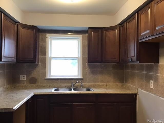Building Photo - 28179 Brentwood St