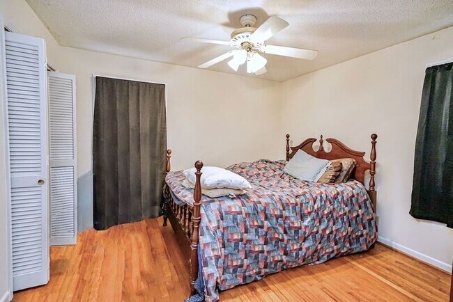 Foto del edificio - 1423 Fernwood Glendale Rd