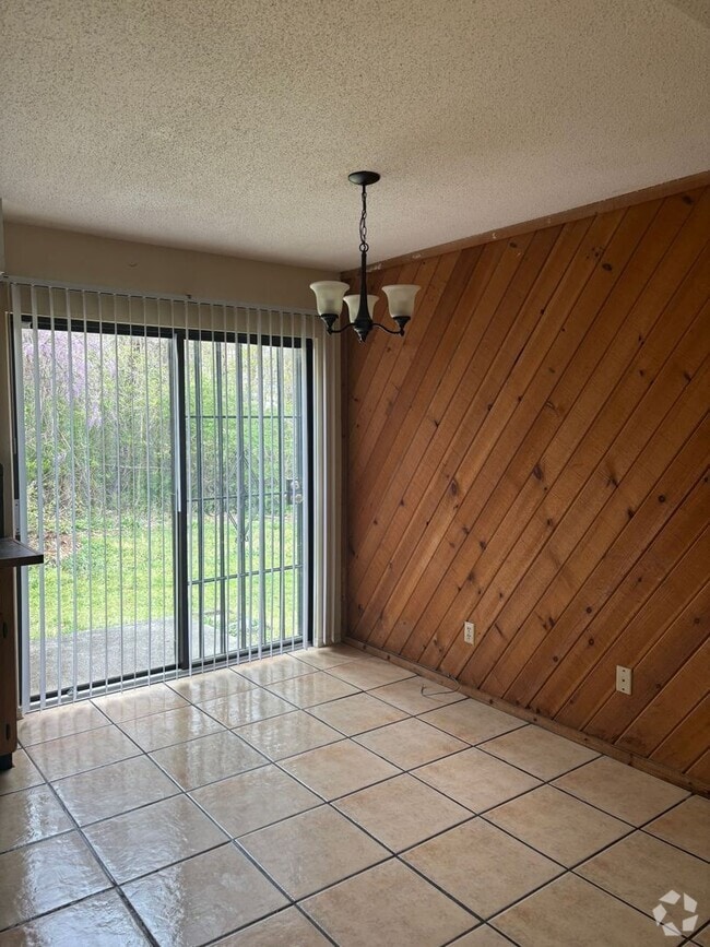 Building Photo - 3405 Maple Creek Ln