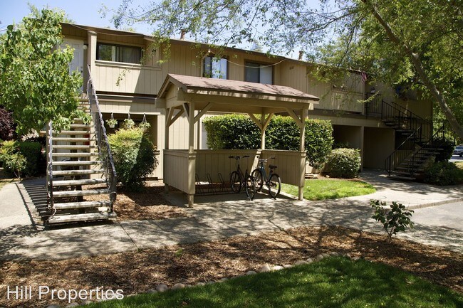 Building Photo - 1212 W Sacramento Ave