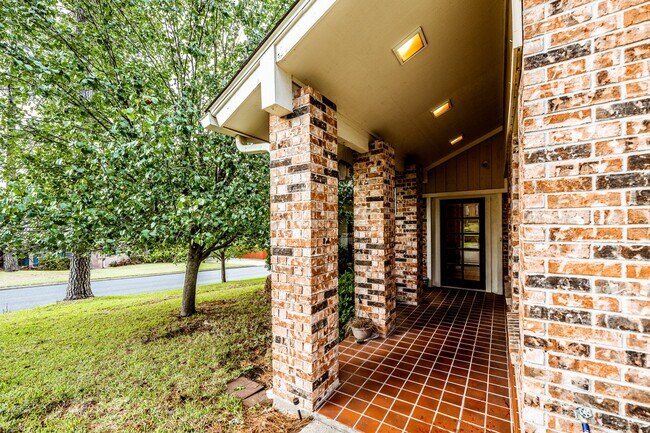 Foto del edificio - 422 River Oaks Dr