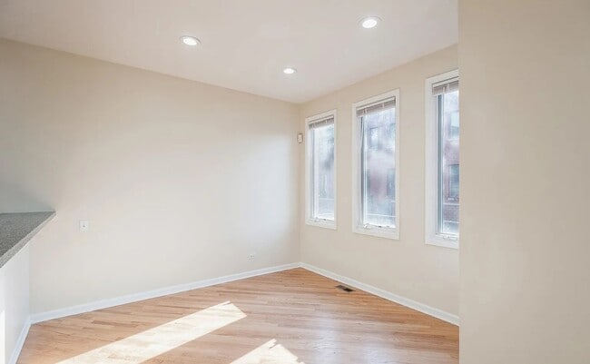 Foto del edificio - Comfortable Living in a Great Neighborhood