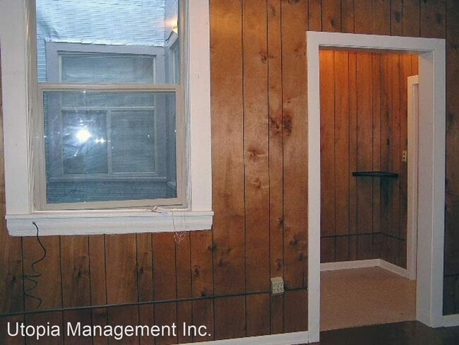 Building Photo - 1304 Bay St