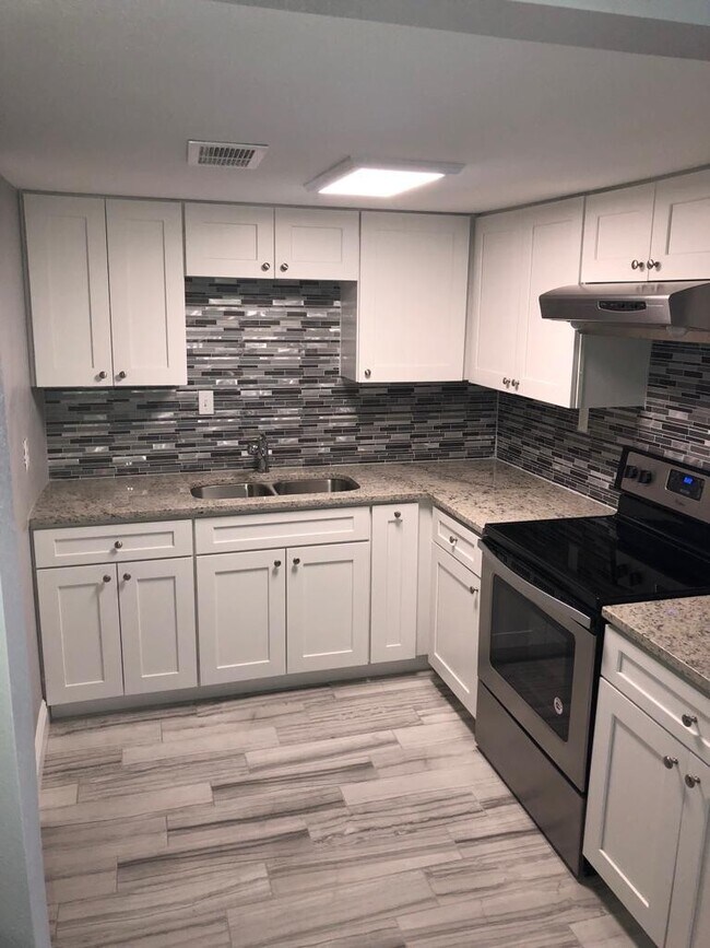 Foto del edificio - 4 Bed/2Bath