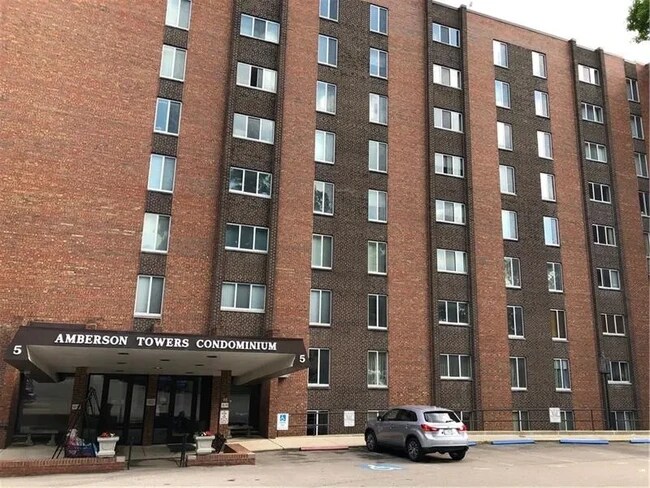 Main entrance - 5 Bayard Rd
