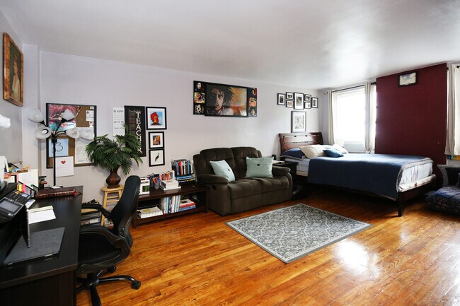 Foto del edificio - 8450 169th St