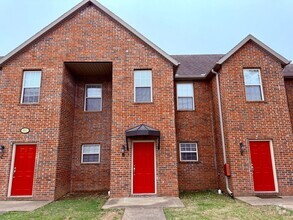 Building Photo - 611-E Grove
