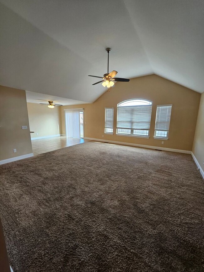Building Photo - 3 Bedroom 2 Bath 2 Car Garage House.  Walk...