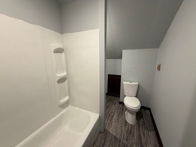 Building Photo - 4-2 Cronkhite-