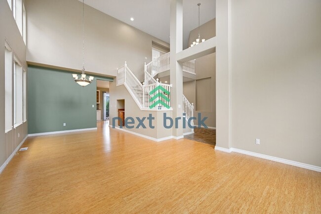 Building Photo - Beautiful 4 beds and 3 baths Modern Home Ready for Rent!