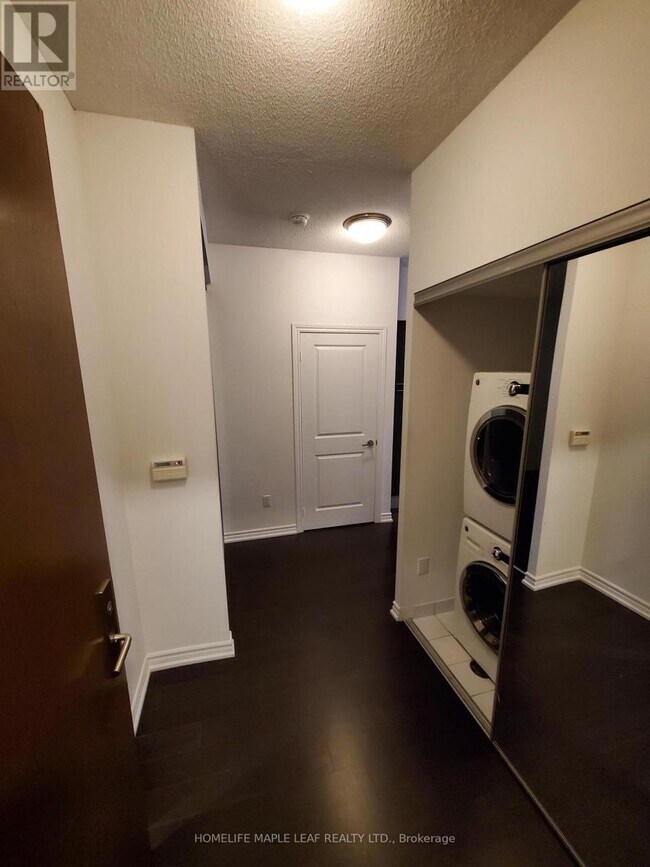 Photo du bâtiment - 386-4386 Yonge St