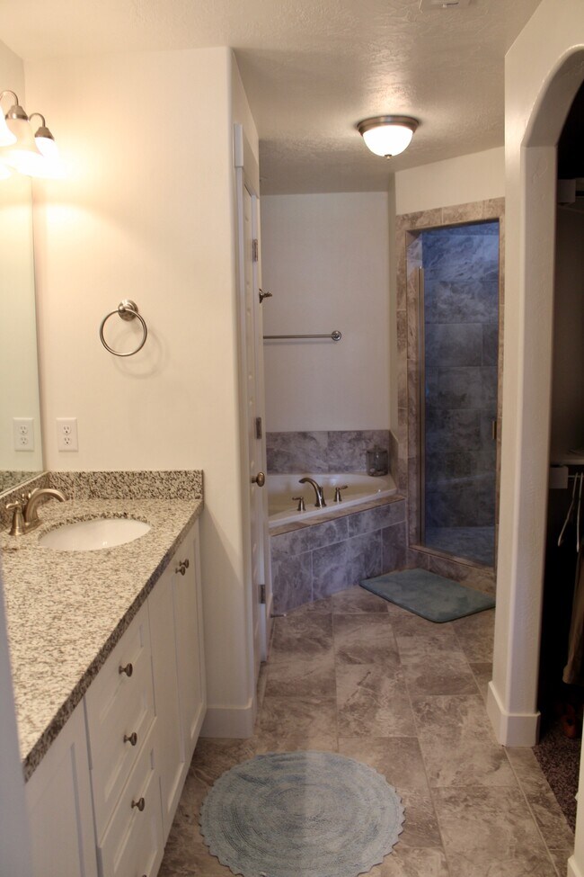 Foto del edificio - 679 S 1803 W