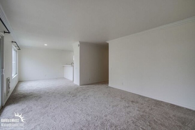 Building Photo - Charming 2Bdm 2Ba Condo in La Jolla!