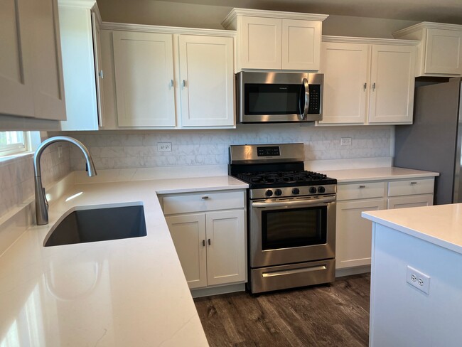 Building Photo - 1735 Bayberry Ln
