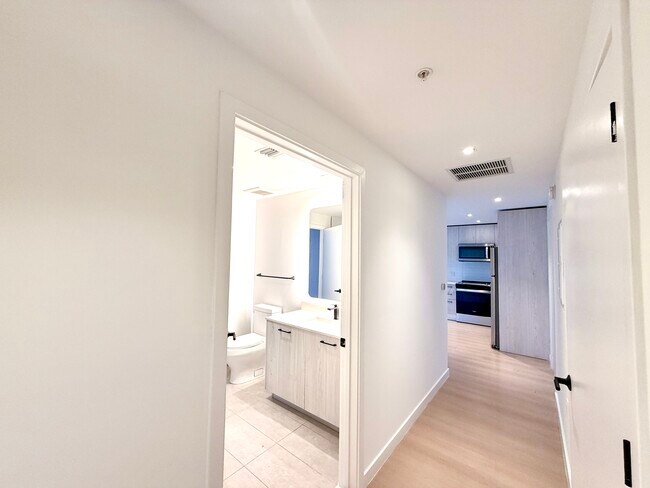 Foto del edificio - 107 NW 32nd St