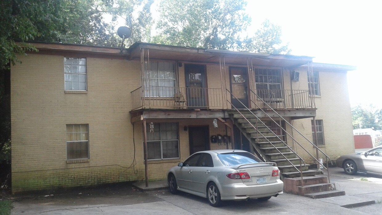 Primary Photo - 1402 Maulding Dr