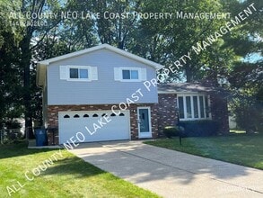 Building Photo - 23468 Carriage Ln