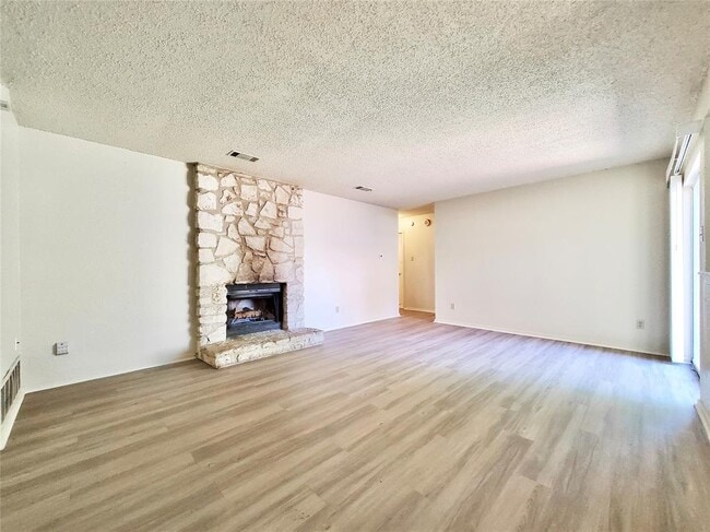 Foto del edificio - 2827 Wilcrest Dr