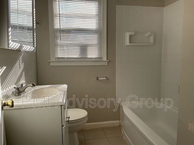Foto del edificio - 1659 SW 21st St