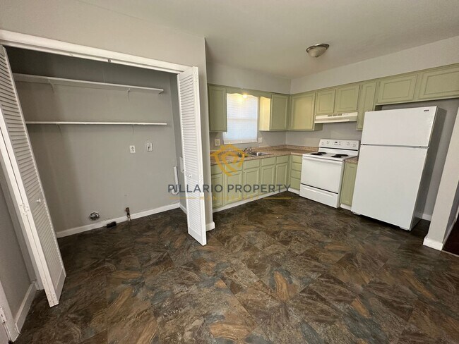 Foto del edificio - Newly Renovated 3-Bedroom Home on Lasalle ...