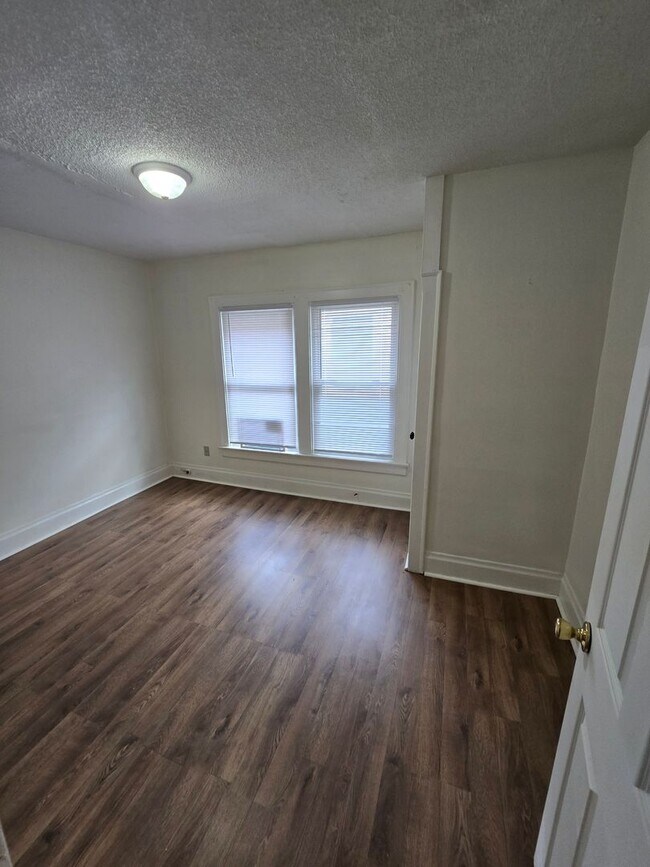 Foto del edificio - 2555-2557-2557 Sullivant Ave