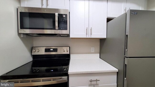 Building Photo - 18308 Streamside Dr