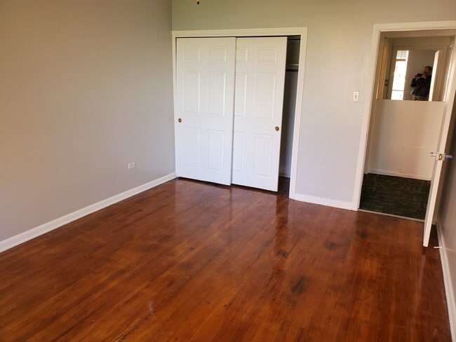 bedroom - 320 S Ames St