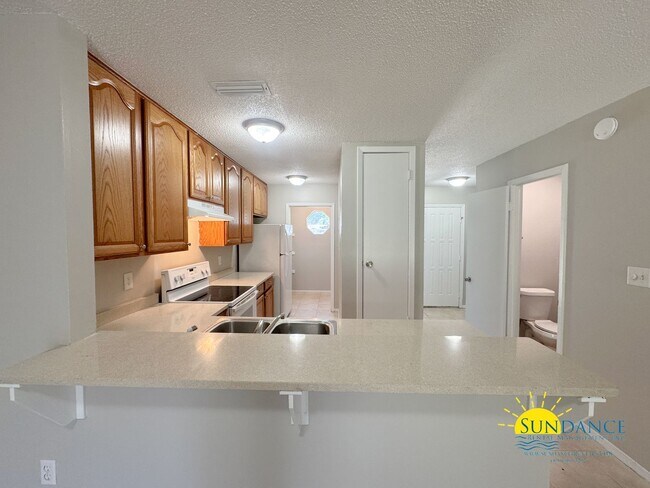 Foto del edificio - Newly Renovated 2BR/1.5BA Townhouse in For...